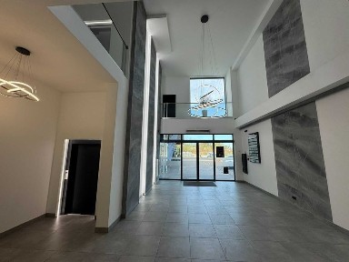 Lokal z szklaną witryną na parterze- Siemianowice Ul. Krupanka 92 25m²