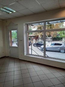 Lokal handlowo/biurowo/usługowy na wynajem w Zbąszynku