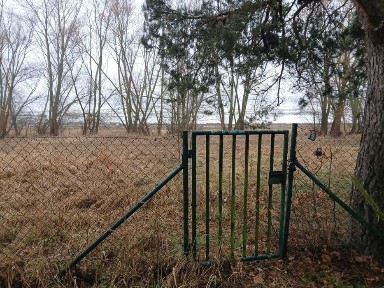 Domek letniskowy Jeziorsko z liną brzegową Brzeg gmina Pęczniew