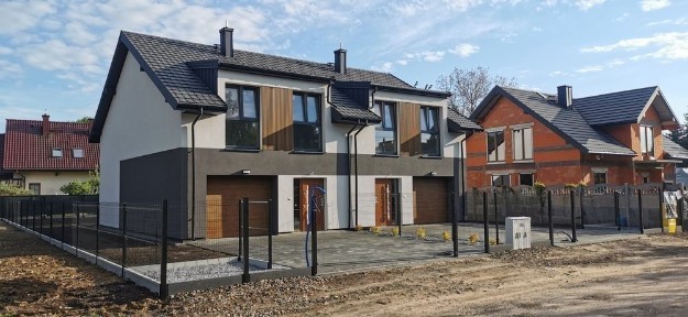 Sprzedam dwa lokale w zabudowie bliźniaczej Kobyłka ul Mironowska