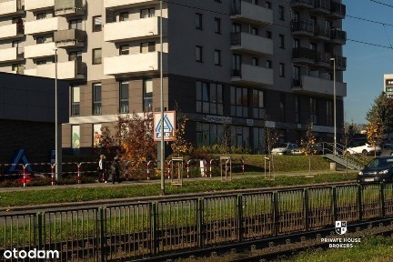 Lokal na sprzedaż z najemcą 122 mkw