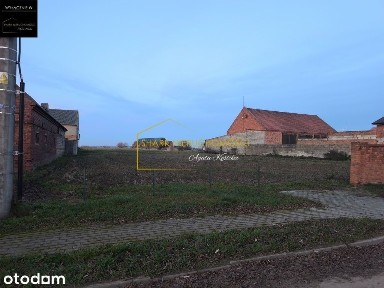 Dom z budynkami gospodarczymi i ziemią rolną