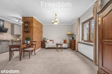 Przestronny dom wolnostojący 225m² w Magdalence