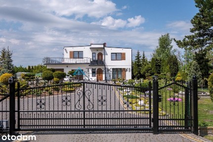 Nowoczesny dom z wyjątkowym ogrodem 3600m2