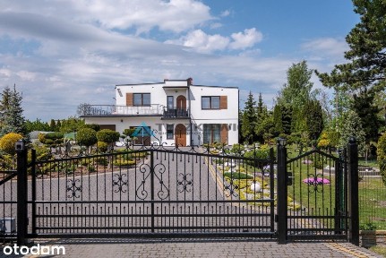 Nowoczesny dom z wyjątkowym ogrodem 3600m2