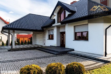 Przestronny dom z dużą działką !