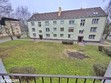 1 piętro, balkon, dwa pokoje ulica 1 Maja