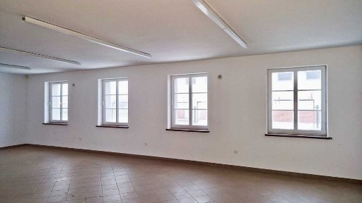 Na sprzedaż lokal handlowo-usługowy 180 m² + piwnica 75 m² Prudnik