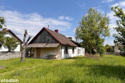 Wiejski dom wśród zieleni i ciszy