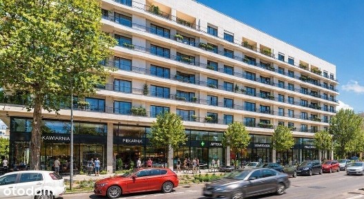 Wysoki na 4,5m, doskonale widoczny