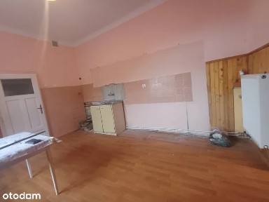 Skawina / Rynek ul. Słowackiego lokal 76m2+ piwnica19m2+strych 670 tyś