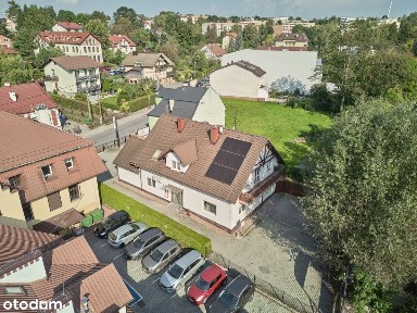 Budynek usługowo mieszkalny, z własnym parkingiem