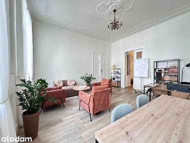 Lokal w Śródmieściu - 62 m² | balkon | winda | 1. piętro