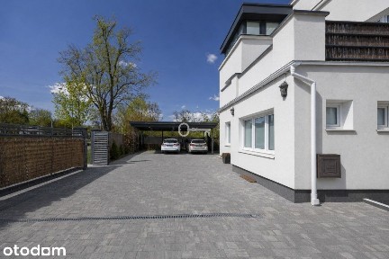 Parking na 8 aut | Wolnostojący | Pod działalność
