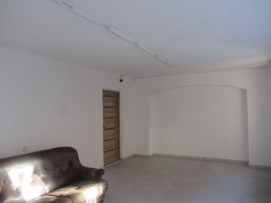 Lokal handlowo-usługowy 37,8m2 w centrum Żar-deptak.