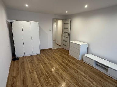 Na sprzedaż 2-pokojowe mieszkanie z balkonem - Krosno, ul. Wróblewskiego, os. Tysiąclecia | 44,58 m²