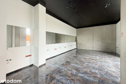 Lokal na parterze,w ścisłym centrum z dużą witryną