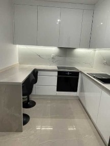 Wynajmę bezpośrednio nowe dwupokojowe mieszkanie 45m2 z miejscem postojowym w apartamentowcu ul. Angielska 32.