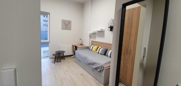 Kawalerka blisko UM (300m, ul. Prusa, nowoczesny apartamentowiec)