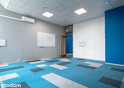 c.o. miejskie|parking|winda|klimatyzacja