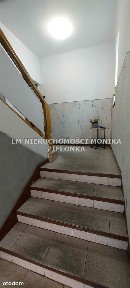 Dwa mieszkania z garażami i wiatą !
