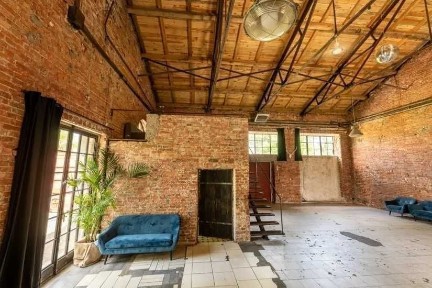 Industrialna przestrzeń na wynajem studio na sesję zdjęciową Warszawa