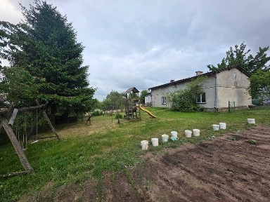 siedlisko, dom, budynki gospodarcze, działka 34-arowa