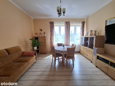 Przytulne i słoneczne 2 pokoje, gotowe do zamieszkania.