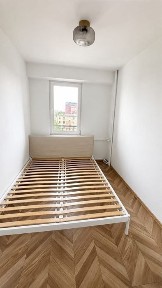 36,6 m2 | Zadbane 2 pokoje z dużym balkonem | Oddzielna kuchnia | Odświeżone | Gotowe do zamieszkania