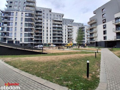 Lokal na parterze w centrum 198