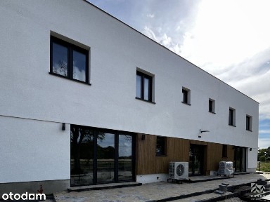 Apartament piętrowy / własnym ogrodem /parking