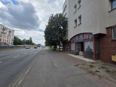Salon sklep 200m bardzo dobry punkt obwodnica Łodzi ul.kopcinskiego 41 biuro usługi. Możliwa sprzedaż.