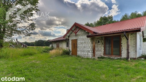 Dom wśród natury we wsi Krobonosz