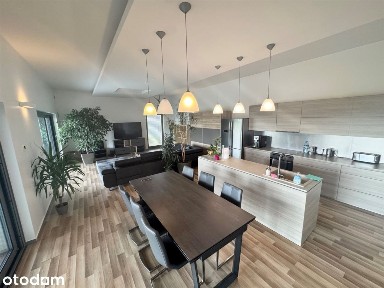Dom, 189 m², Domecko