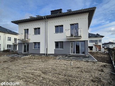Ostatnie 3 domu w bardzo dobrej lokalizacji. 700 m do szkoły nr 4.
