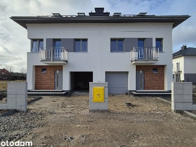 Ostatni dom z KOMINKIEM w bardzo dobrej lokalizacji. 700 m do szkoły.