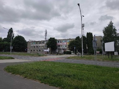 Sprzedam piętro w budynku biurowym o powierzchni 444,59 m2 wraz z udziałami w działce 1,2 ha.