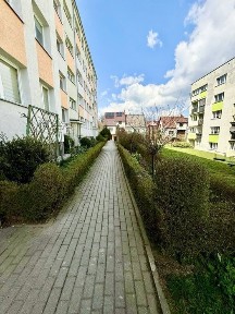 Sprzedam 3 pokoje z balkonem w bloku z og. miejskim