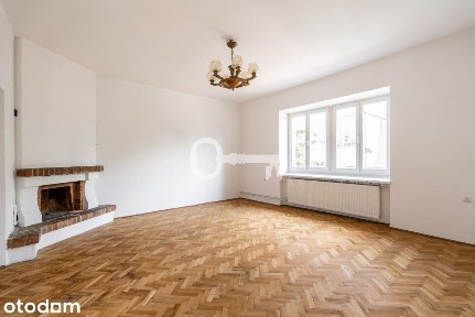 Przestronne mieszkanie na Bielanach - kamienica