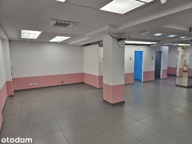 Do wynajęcia lokal usługowy. Przyziemie z witryną. 15 000 zł netto.