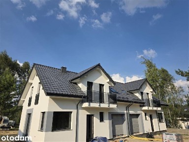 Wyjatkowy bliźniak na zabudowanym osiedlu w w Droszkowie