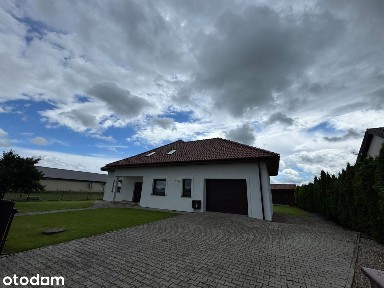 Dom wolnostojący z garażem w Kaźmierzu