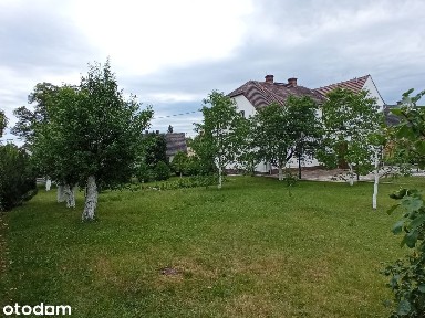 Przestronny dom z ogrodem i garażem