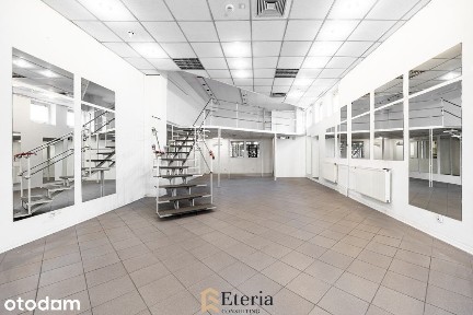 Lokal-Parter: 65,5 m²+Antresola18m²-Metro 5 min