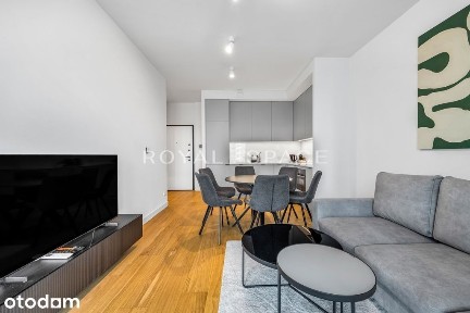 Jasny apartament z szeroką loggią | Grzybowska