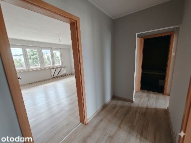 Przestronne mieszkanie z balkonem w bloku