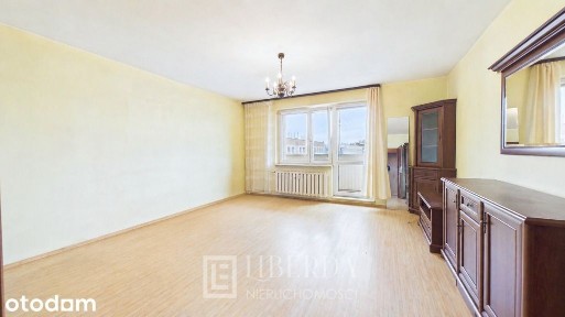 ❤️ Kawalerka 41,86m² z osobną kuchnią i loggią.
