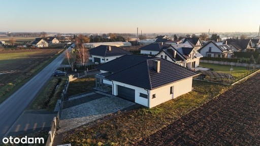 Nowoczesny dom jednorodzinny z garażem