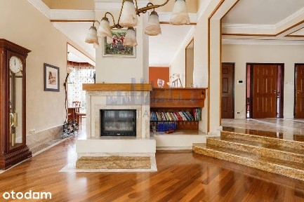 Dom z ogrodem i basenem w Chylicach | 488 m² | 5738 zł/m2