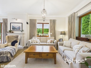 Przestronna Rezydencja w Rzeszotarach | 241 m² |